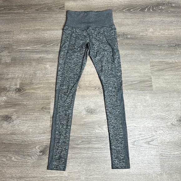 NEW Athleta Women’s Exhale Stash Pocket Heel Tight Leggings Spacedye Gray Sz XSP - Picture 3 of 14